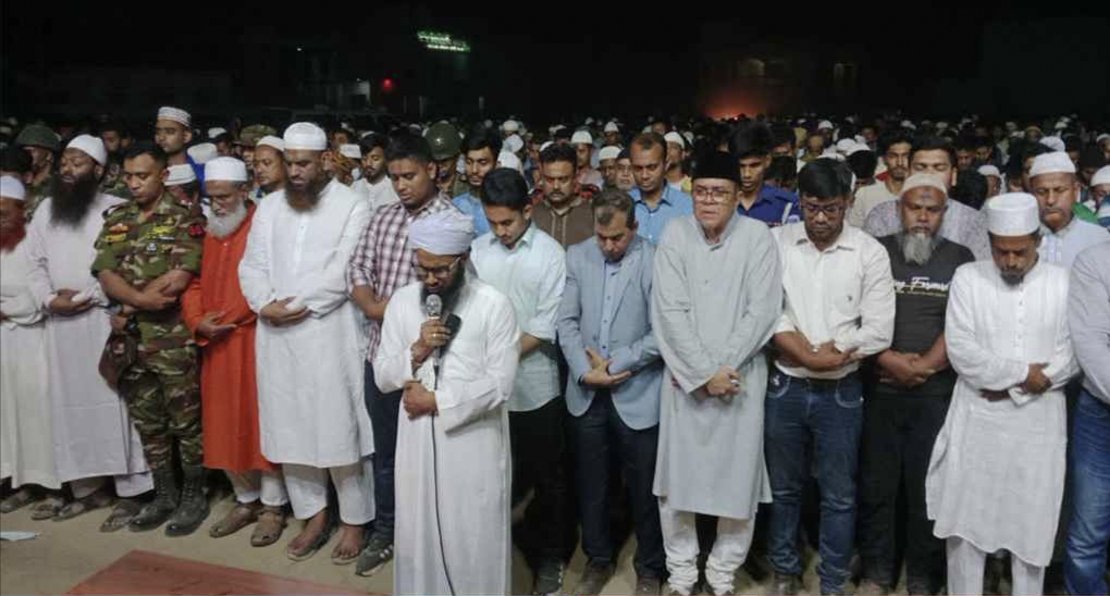 মাগুরায় আছিয়ার দাফন সম্পন্ন, অভিযুক্তের বাড়িতে অগ্নিসংযোগ