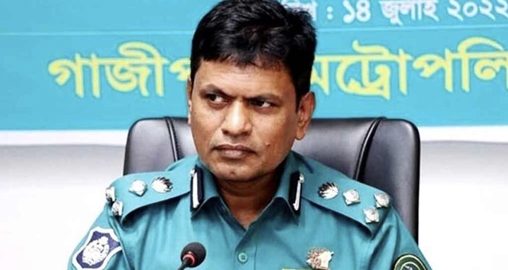 সাবেক ডিআইজি মোল‍্যা নজরুলের সম্পদ ক্রোক ও শেয়ার ফ্রিজের নির্দেশ