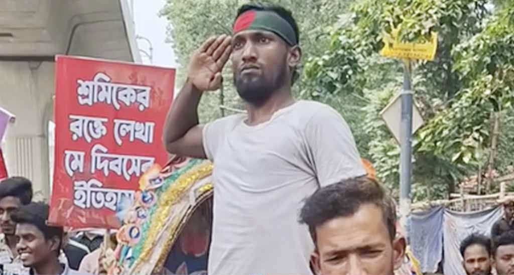 ছাত্র আন্দোলনে ভাইরাল সেই রিকশাচালক আবারও রাস্তায়