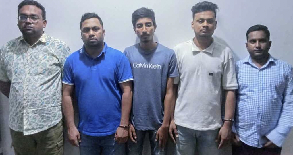 সাবেক স্বাস্থ্যমন্ত্রীর বাড়ি থেকে ছাত্রলীগ ও যুবলীগের ৫ নেতাকর্মী গ্রেপ্তার