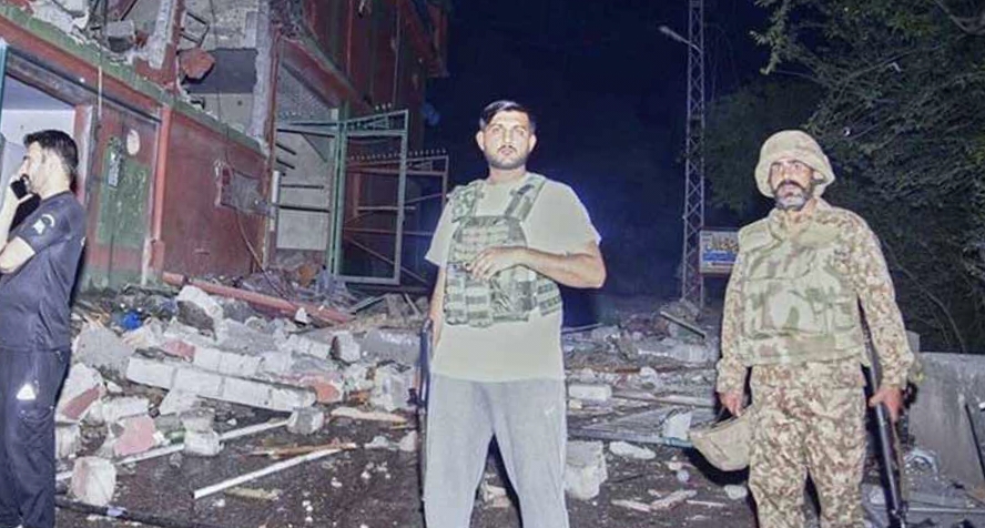 ভারতের ক্ষেপণাস্ত্র হামলায় পাকিস্তানে শিশুসহ নিহত ৮, আহত ৩৫