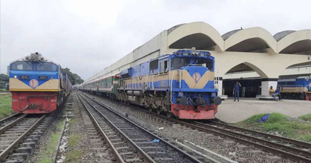 ঈদযাত্রার বিশেষ ট্রেন চলাচল শুরু