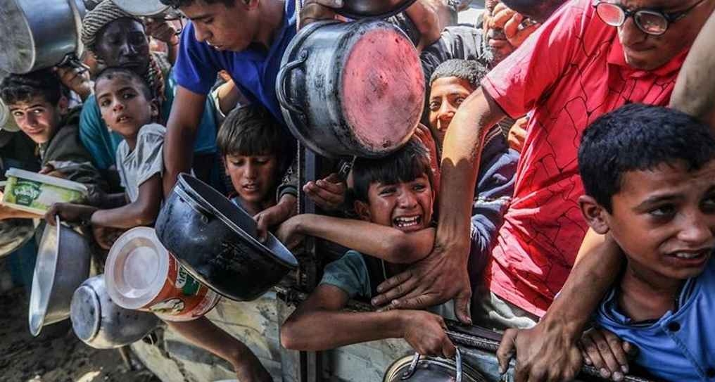 ত্রাণের আটায় ভয়ংকর মাদক মিশিয়ে খাওয়ানো হচ্ছে গাজাবাসীকে!