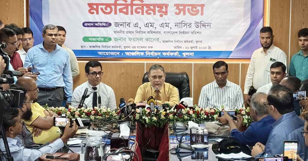 নির্বাচনে অস্ত্রের চেয়েও ভয়াবহ হুমকি হতে পারে এআই: সিইসি