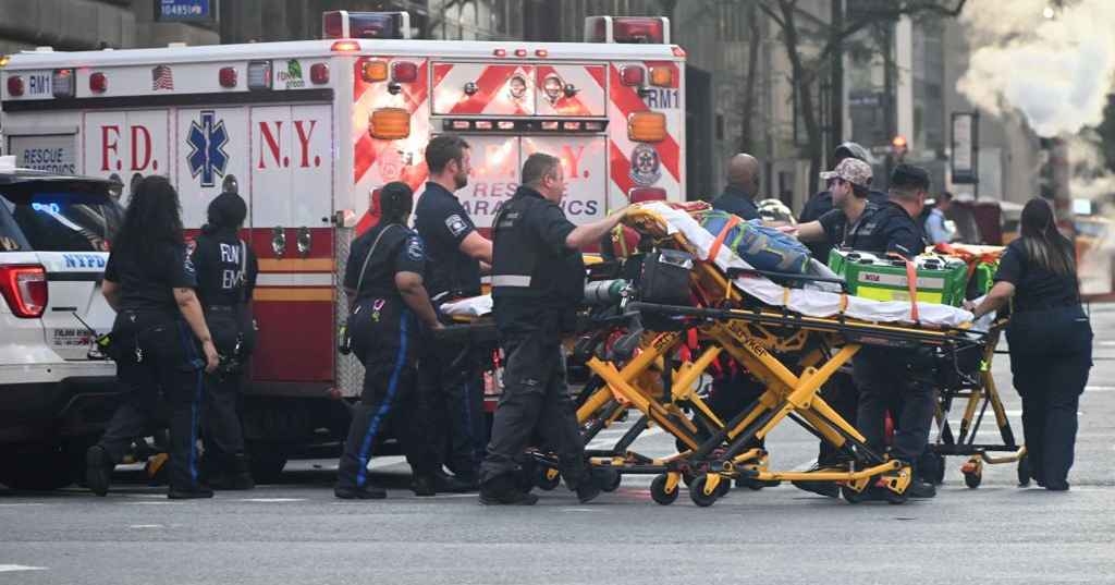 নিউইয়র্কে বন্দুকধারীর গুলি, বাংলাদেশি বংশোদ্ভূত পুলিশ কর্মকর্তাসহ নিহত ৫