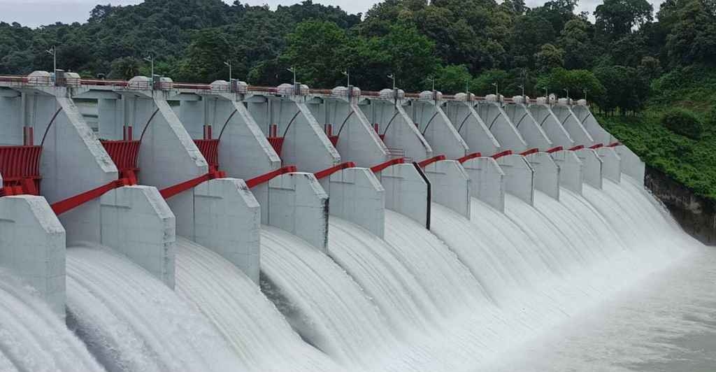 মধ্যরাতে খুলে দেওয়া হলো কাপ্তাই বাঁধের সব জলকপাট