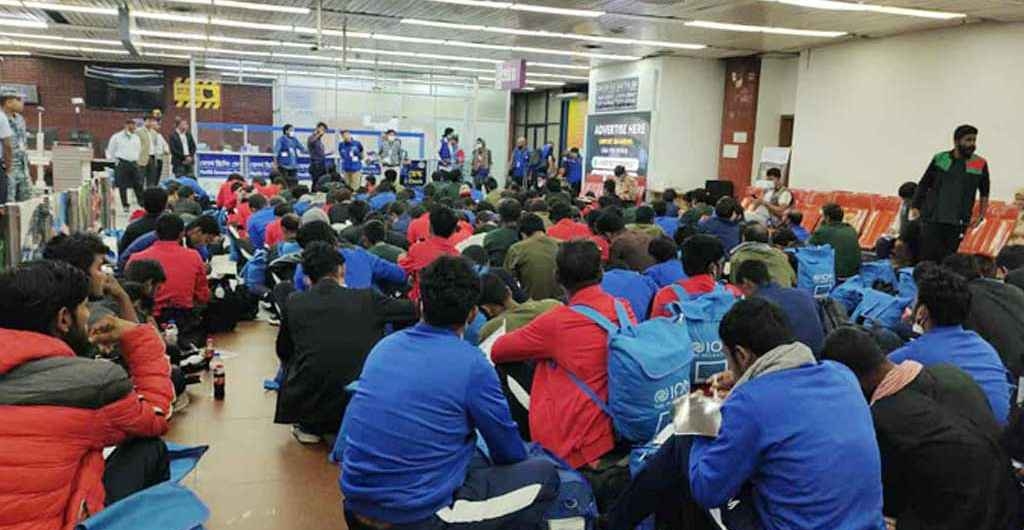 লিবিয়া থেকে ফিরলেন ১৭৫ বাংলাদেশি