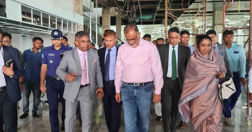 কক্সবাজারে আন্তর্জাতিক বিমান চলাচল শুরু অক্টোবরে: বাণিজ্য উপদেষ্টা