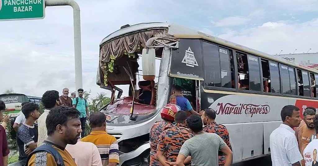 ঢাকা-ভাঙ্গা এক্সপ্রেসওয়েতে ৪ বাসের সংঘর্ষে আহত ২৫