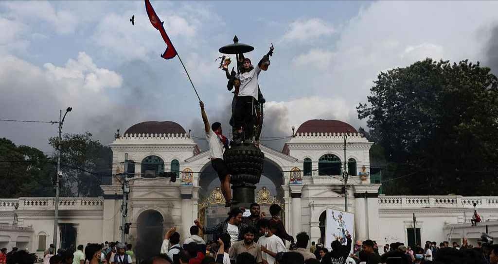 একদিন না যেতেই নেপালের জেন-জিদের অভিযোগ, ছিনতাই হয়ে গেছে বিপ্লব!