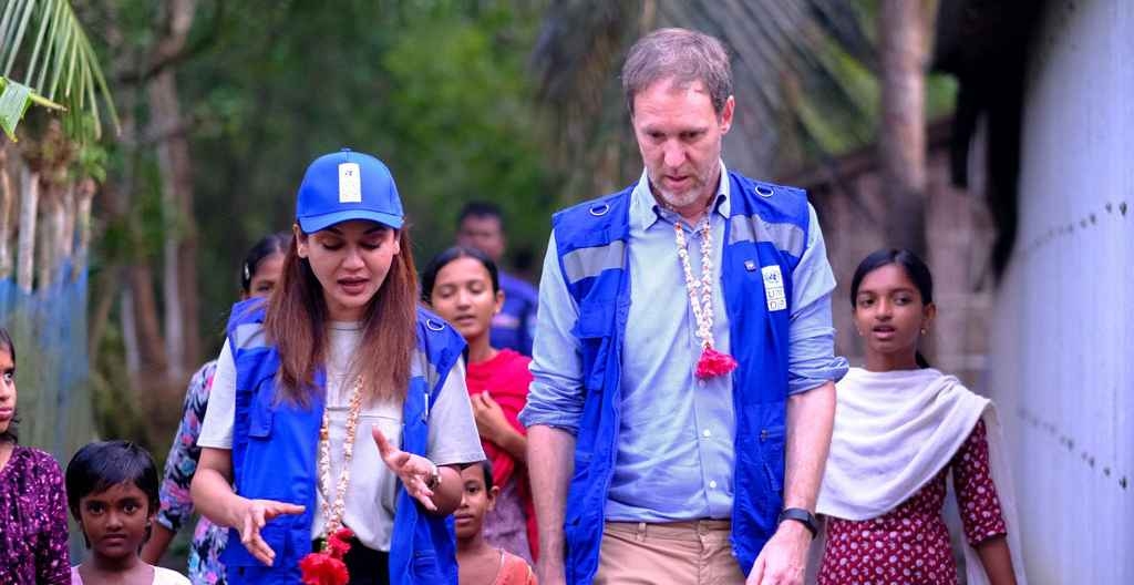 দাকোপ পরিদর্শনে জয়া আহসান