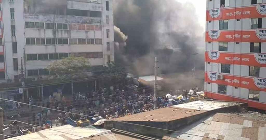 তুলার গোডাউনে ভয়াবহ আগুন, নিয়ন্ত্রণে ৭ ইউনিট