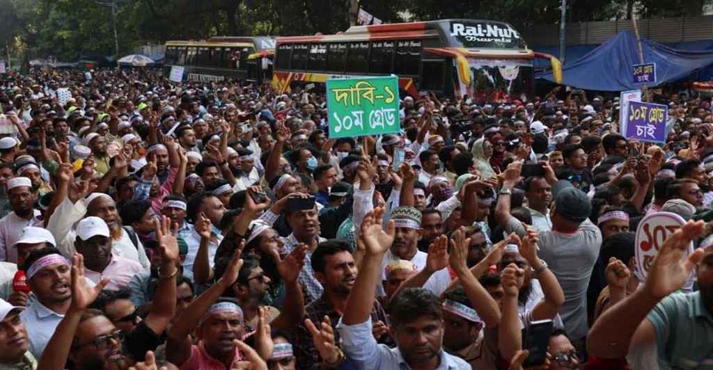 দুই উপদেষ্টার পদত্যাগ দাবি প্রাথমিক শিক্ষকদের