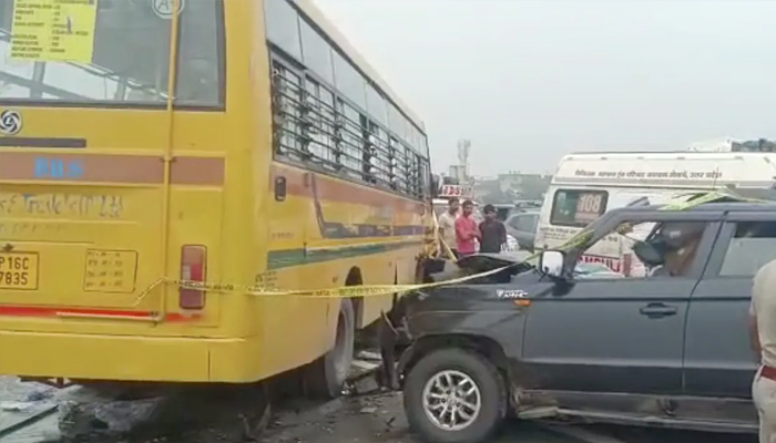 ভারতে স্কুলবাস ও জিপ গাড়ির মুখোমুখি সংঘর্ষ, নিহত ৬