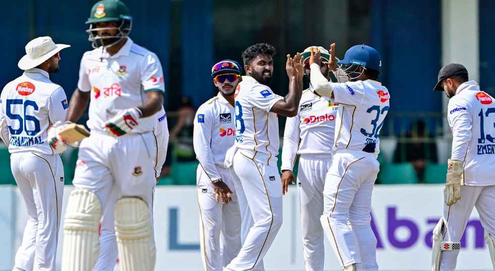 বাংলাদেশকে আড়াইশোর আগেই থামাল শ্রীলঙ্কা