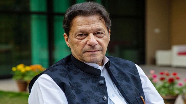 আত্মসমর্পণ করলে গ্রেফতার এড়াতে পারবেন ইমরান: আদালত