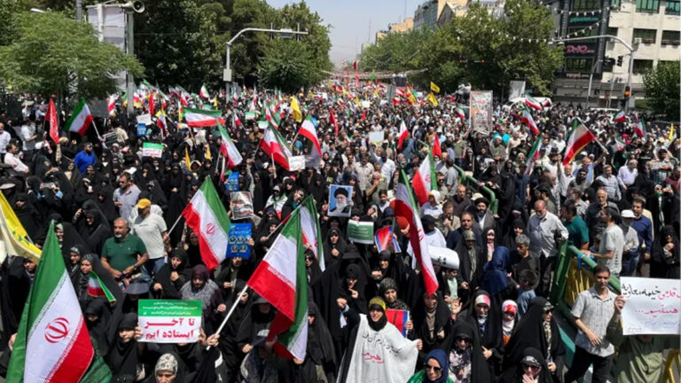 ইসরায়েলি হামলার প্রতিবাদে ইরানে বিক্ষোভ