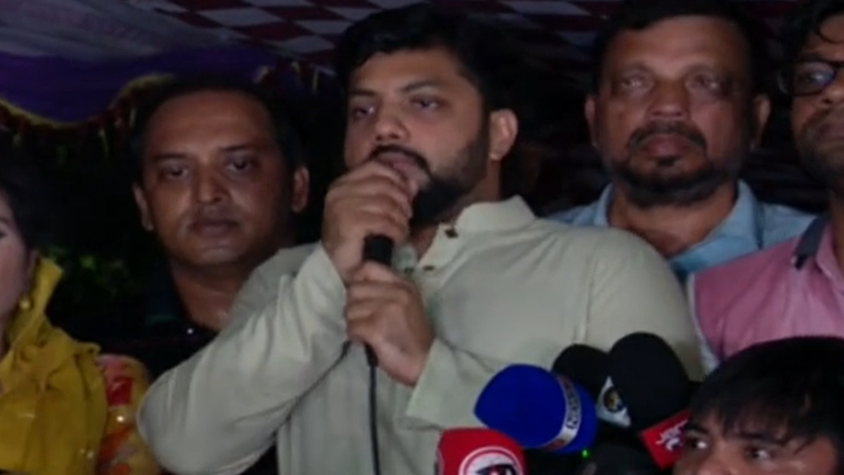 সরকার নিরপেক্ষ নয়, আসিফ ও মাহফুজকে পদত্যাগ করতে হবে: ইশরাক