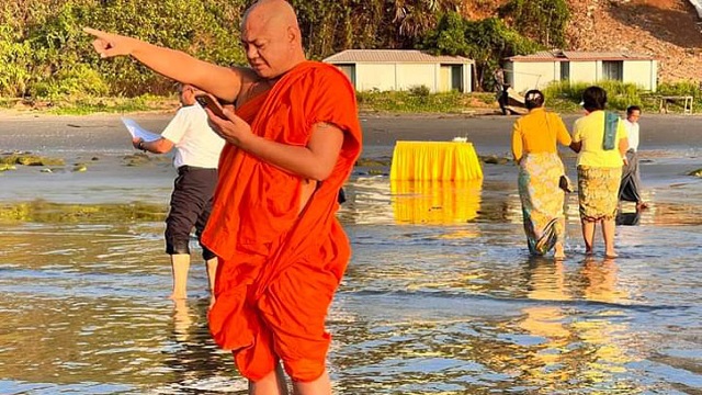 ঘূর্ণিঝড় মোখার গতিপথ পরিবর্তনে মন্ত্র পড়েছে মিয়ানমার