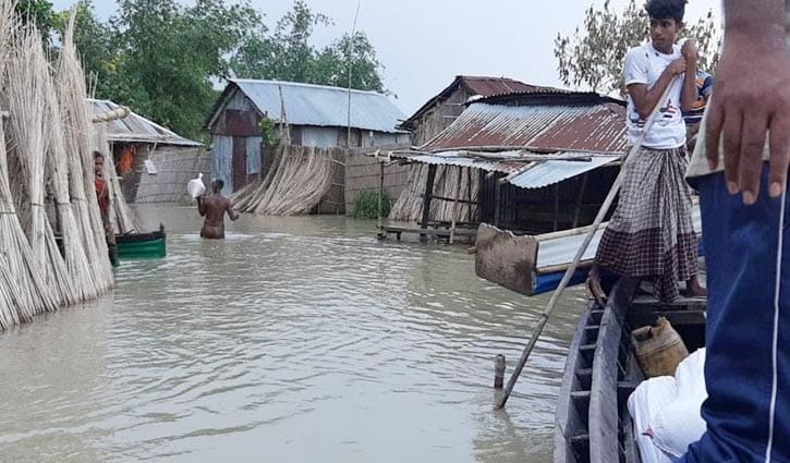 কুষ্টিয়ায় নিম্নাঞ্চল প্লাবিত, ১৩ স্কুল বন্ধ ঘোষণা