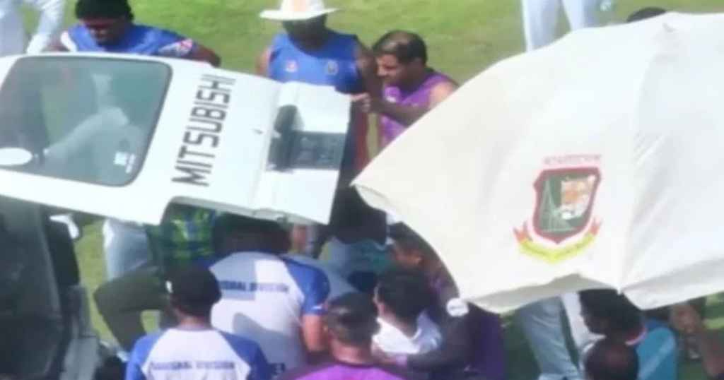 অসুস্থ হয়ে ম্যাচের মাঝেই লুটিয়ে পড়লেন তারকা ক্রিকেটার