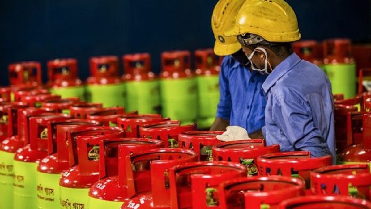 ফের বাড়লো এলপিজির দাম
