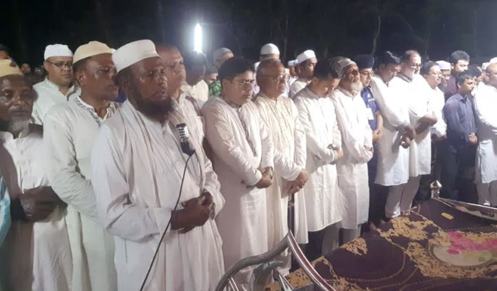 বাবার কবরের পাশে চিরনিদ্রায় শায়িত শহীদ জসিম উদ্দিন কন্যা লামিয়া