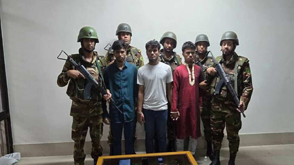 মিরপুরে সেনাবাহিনী ও পুলিশের গাড়িতে আগুন, গ্রেফতার ৩