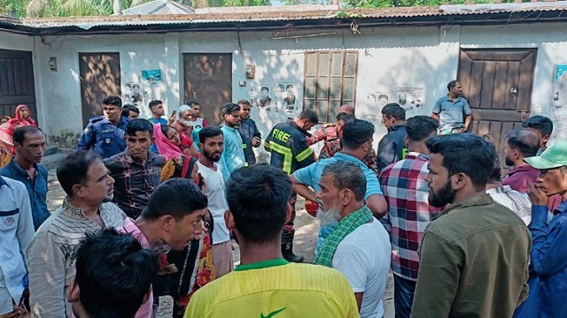 ছিটকিনি লাগানো ঘরে আগুন, ২ শিশুর মৃত্যু