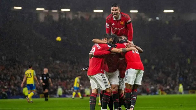 ঘরের মাঠে ম্যানইউর সহজ জয়