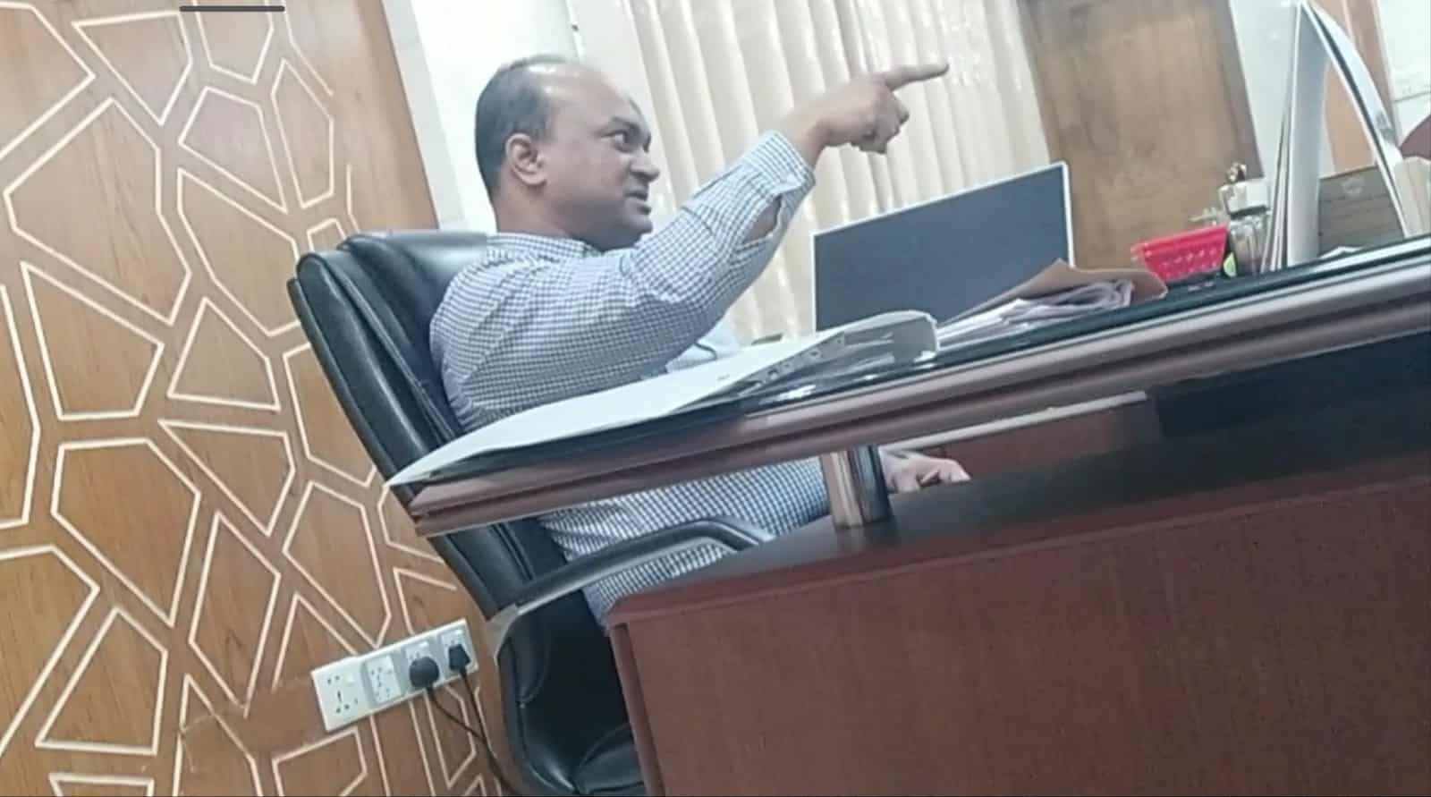 মানিকগঞ্জ সদর হাসপাতাল তত্ত্বাবধায়কের ষড়যন্ত্রে সাংবাদিকদের বিরুদ্ধে মিথ্যা মামলার অভিযোগ