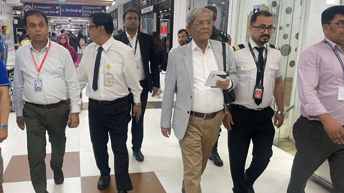 চোখের চিকিৎসায় ব্যাংকক গেলেন মির্জা ফখরুল