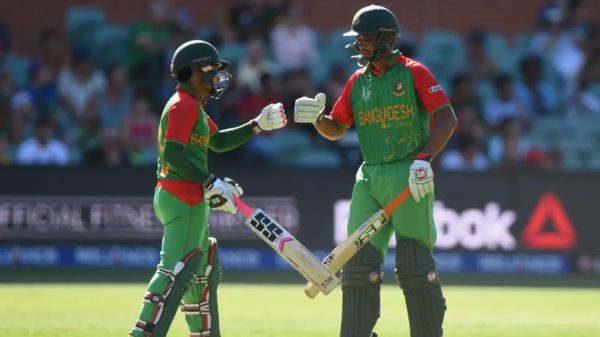 Mushfiq on mahmudullah