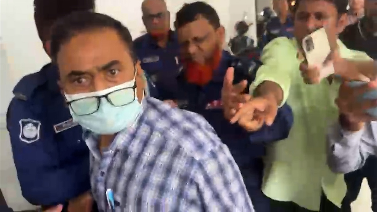 আদালতে সাময়িক বরখাস্ত এসপির ফুটেজ নেয়ায় সাংবাদিকের ওপর হামলা