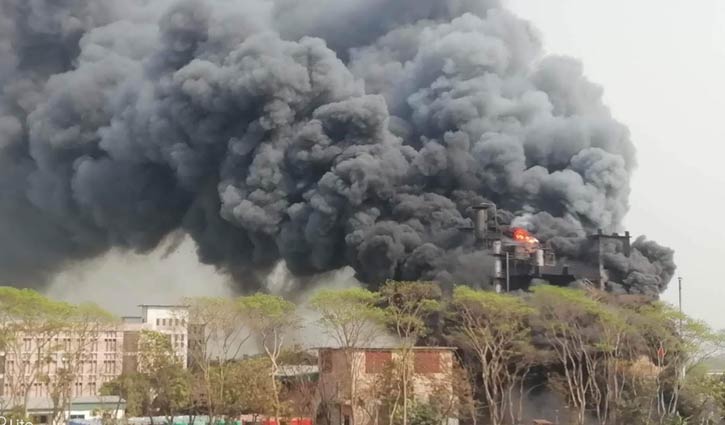 না.গঞ্জে রাসায়নিক কারখানা ও স্পিনিং মিলে আগুন, নিয়ন্ত্রণে ১৪ ইউনিট