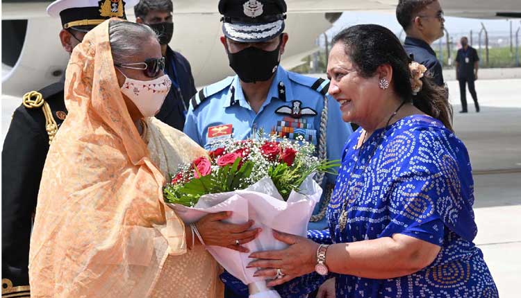 দিল্লিতে পৌঁছালেন প্রধানমন্ত্রী,অভ্যর্থনা জানালেন প্রতিমন্ত্রী