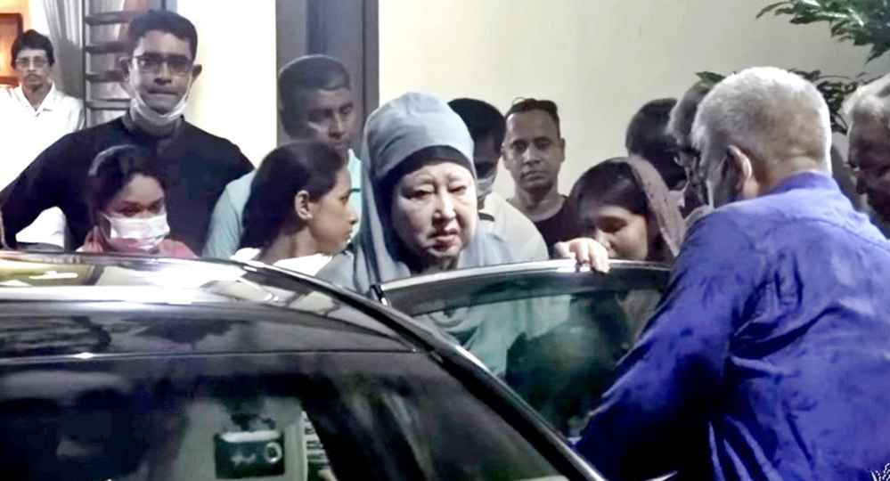 হাসপাতালে পৌঁছেছেন খালেদা জিয়া