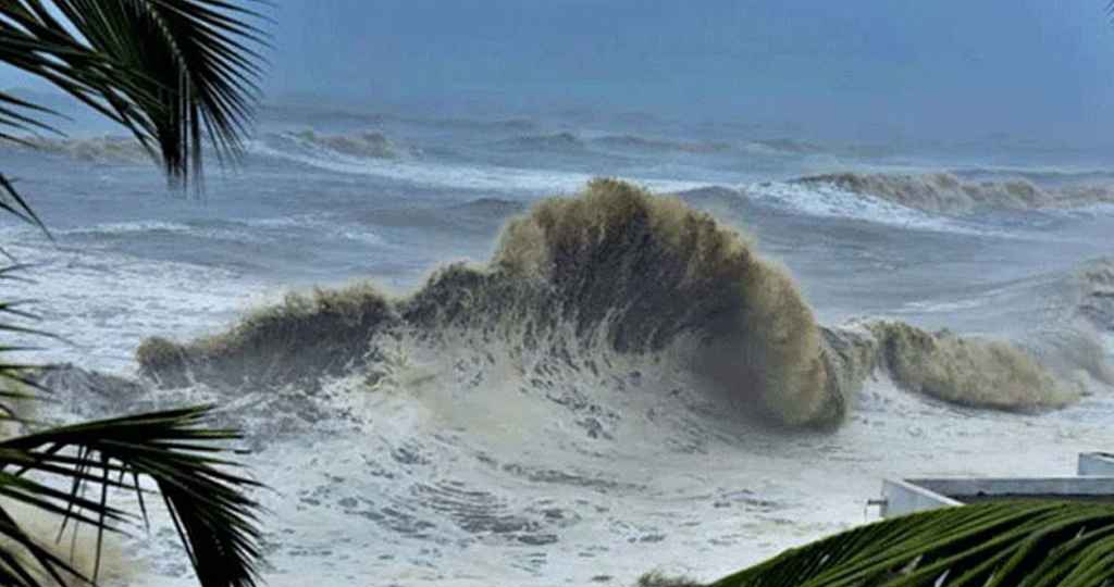 সব সমুদ্র বন্দরে ৩ নম্বর সতর্ক সংকেত