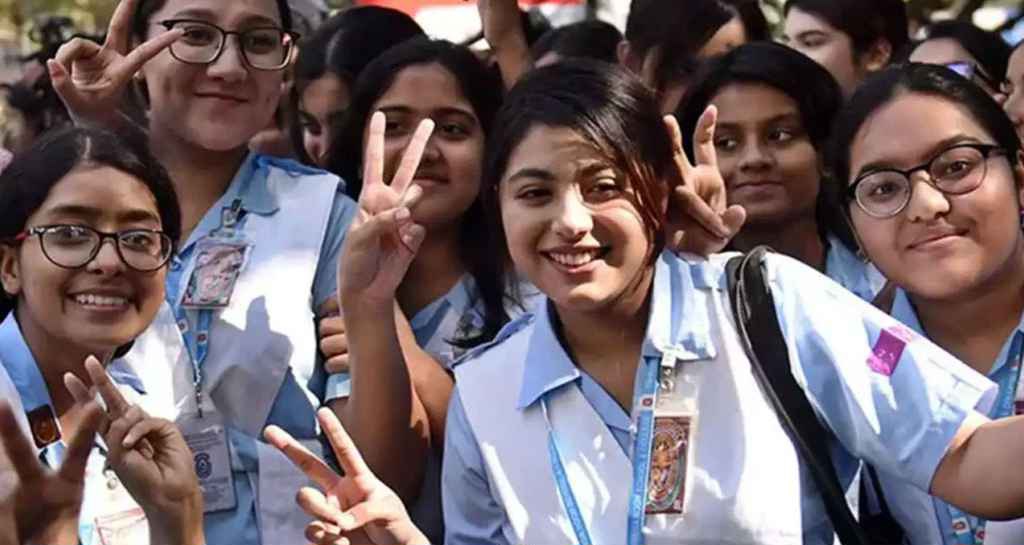 এইচএসসি ও সমমানের ফলাফল প্রকাশ, পাসের হার ৫৮.৮৩ শতাংশ