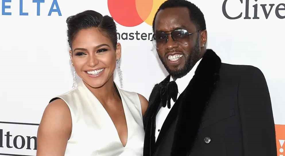 জোর করে প্রেমিকার মুখে মূত্র!