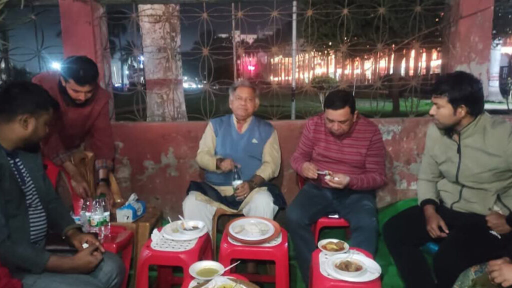 যশোরে রাতের আড্ডায় মাতলেন উপদেষ্টা সাখাওয়াত