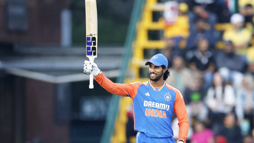 টানা তিন সেঞ্চুরি করে বিশ্বরেকর্ড গড়লেন তিলক ভার্মা