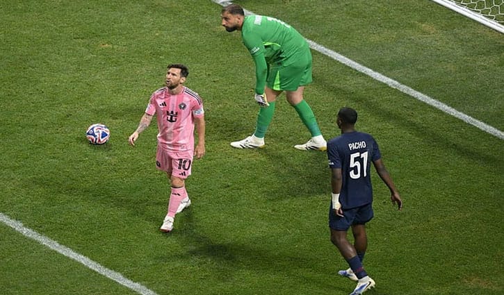 মেসি-সুয়ারেজদের এক হালি গোল দিয়ে কোয়ার্টার ফাইনালে পিএসজি