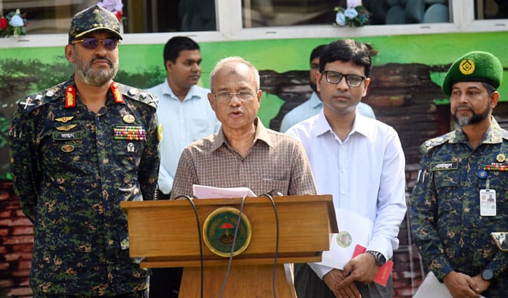 প্রতি ভোটকেন্দ্রে থাকবে ১৩ আনসার: স্বরাষ্ট্র উপদেষ্টা