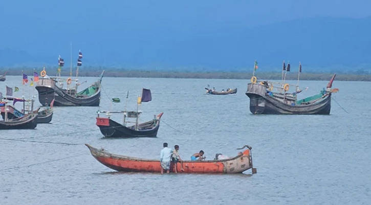 নাফ নদী থেকে ১৯ জেলেকে ধরে নিয়ে গেল আরাকান আর্মি