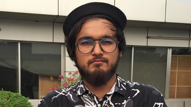 ক্ষমা চাইলেন নোবেল