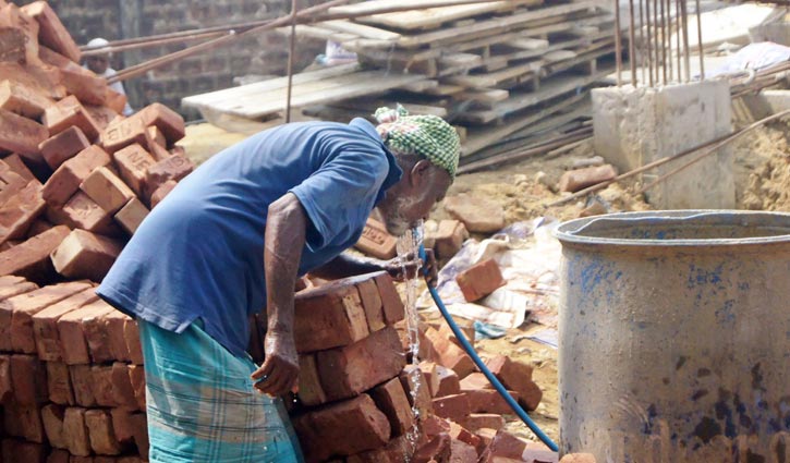 সিলেটে তাপদাহে দুর্বিষহ জীবন