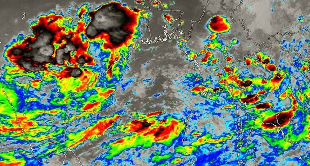 ভ্যাপসা গরম ও বৃষ্টি বলয় নিয়ে নতুন করে যা জানা গেল