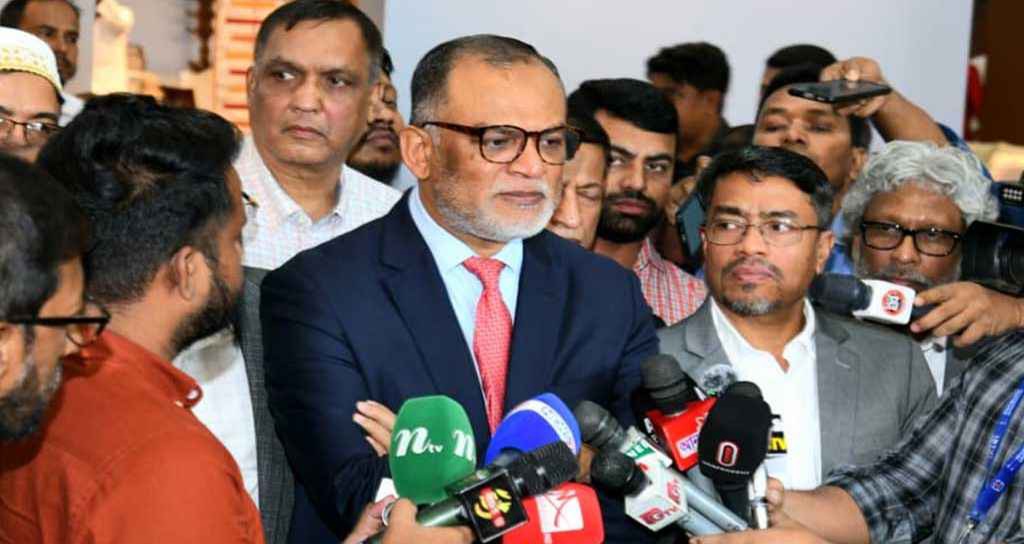 ভোজ্যতেলের দাম বাড়ায়নি সরকার: বাণিজ্য উপদেষ্টা