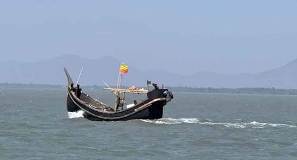 নৌকাসহ ৫ জেলেকে ধরে নিয়ে গেছে আরাকান আর্মি